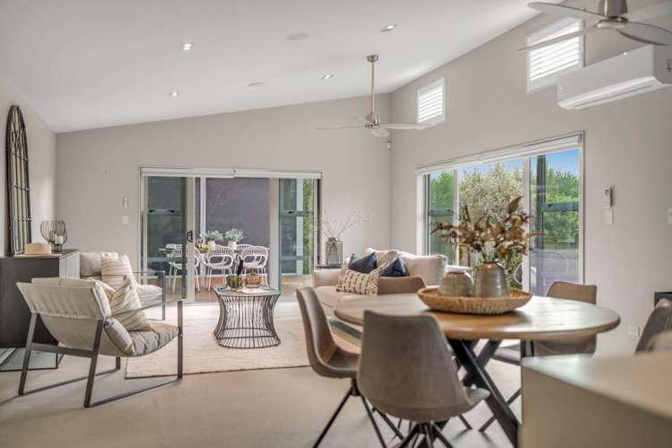 26 Columbia Crescent Beachlands_35