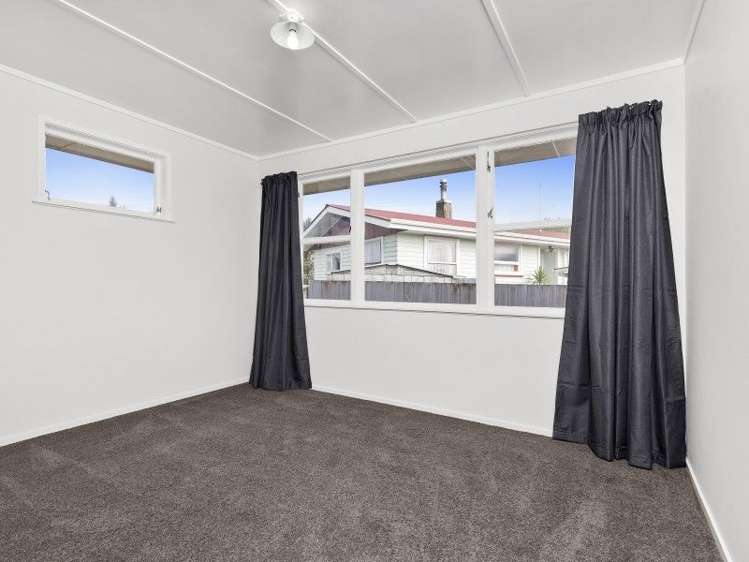 18 Homedale Street Pukehangi_6