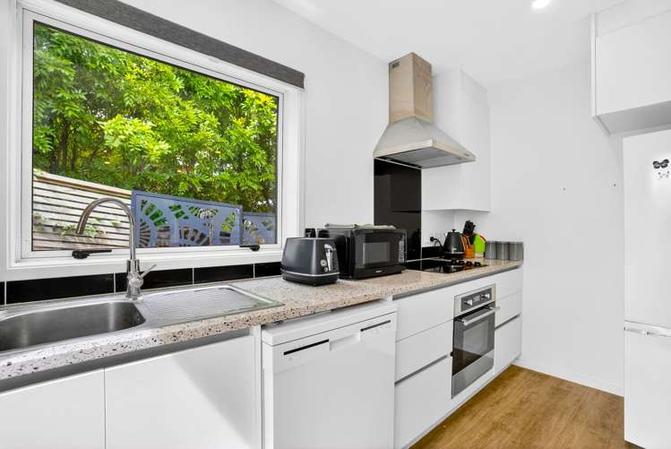 92 Priestley Drive Bucklands Beach_18