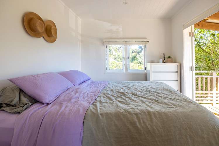 117 Queens Drive Oneroa_12