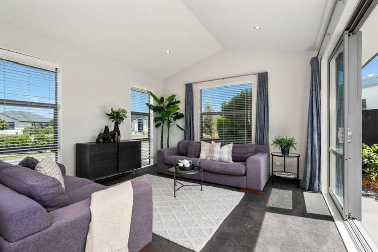 43 Vernon Drive Lincoln_2