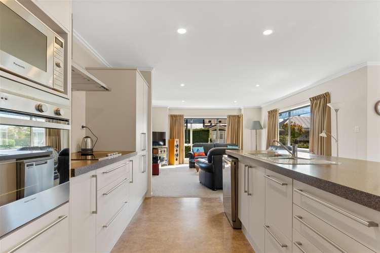 76 Covent Drive Stoke_17