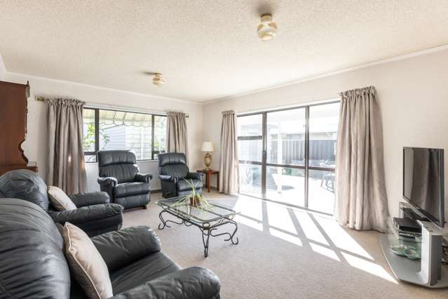 2/64 Guppy Road Greenmeadows_3