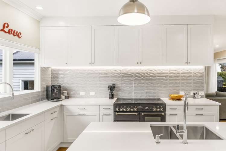 576 Whitford Road Whitford_17