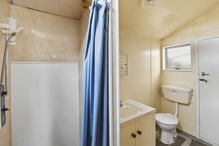 15 Mahanga Road Fairy Springs_15