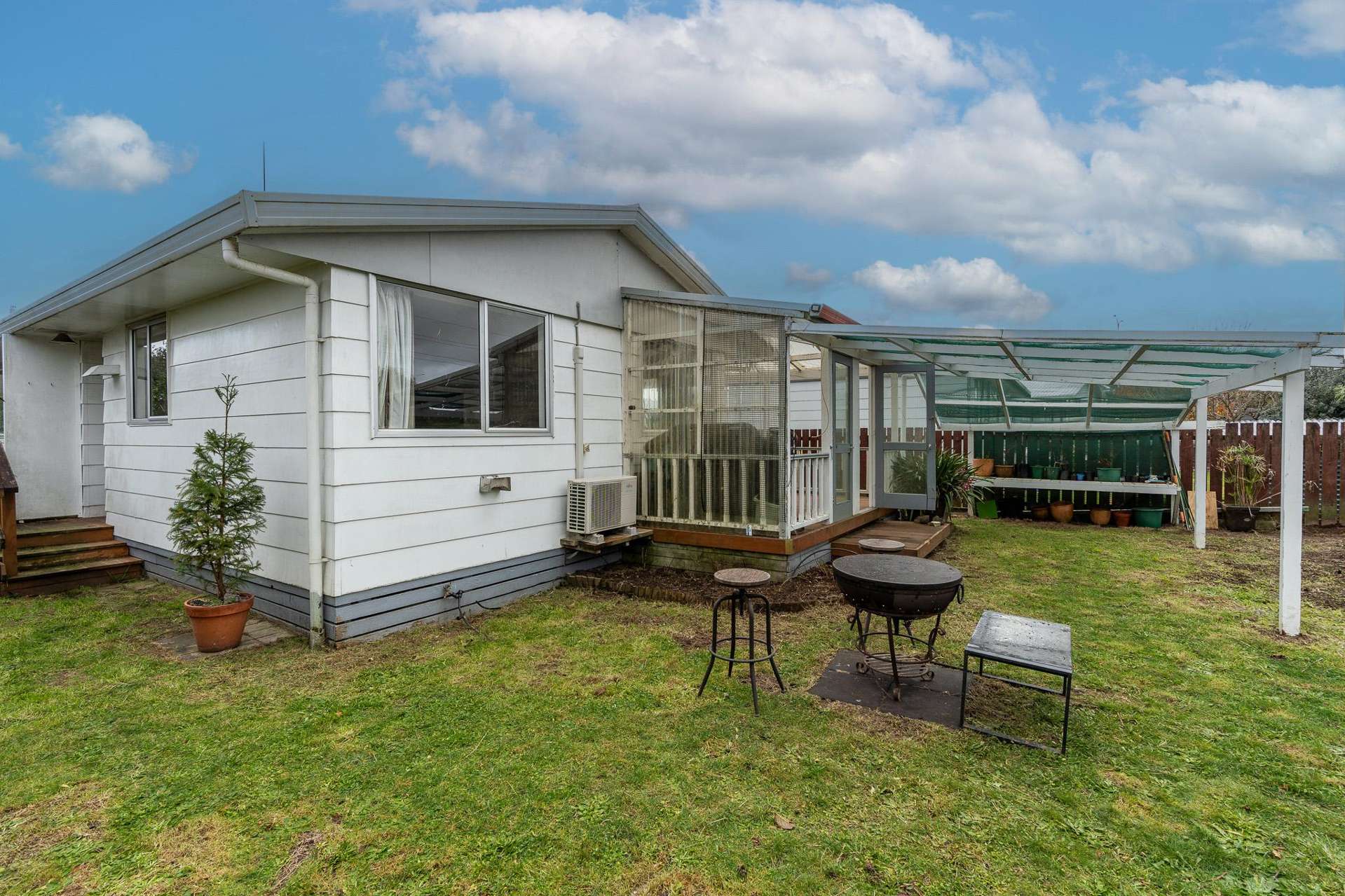 16 Gillett Lane Enderley_0