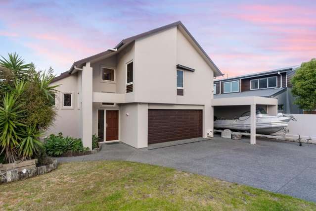 RARE BEACHFRONT OPPORTUNITY - SELLER MOTIVATED
