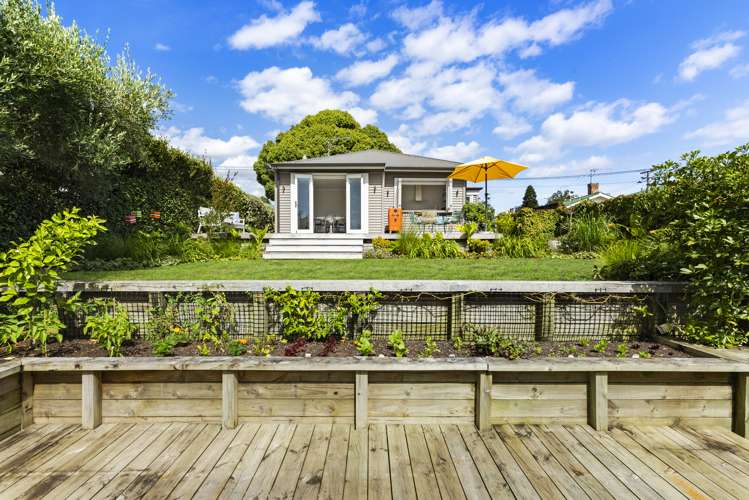 8 Pasadena Avenue Point Chevalier_19