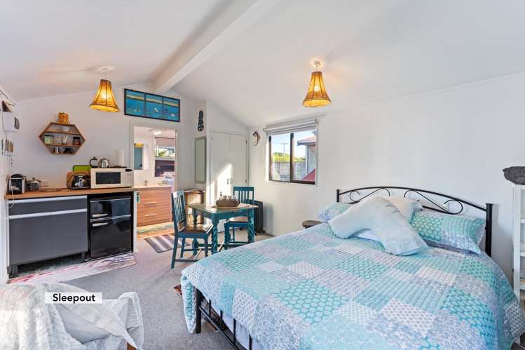 14 Koromiko Street Otaki Beach_25