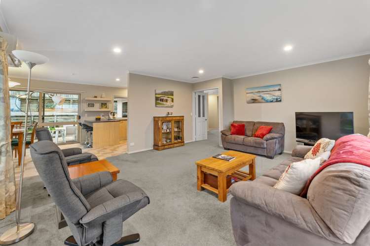 31 Olympus Way Richmond_6