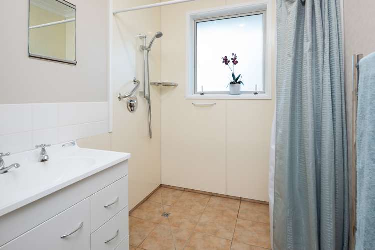 16a Brian Bary Street Redwoodtown_9