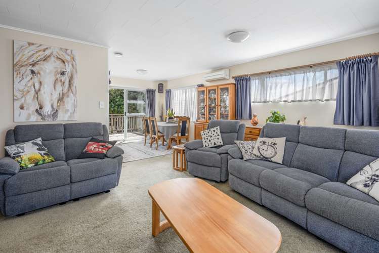 4 Kahikatea Grove Paparangi_4