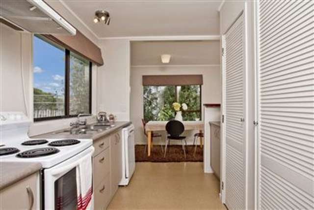 2/16 Gladstone Road Northcote_2