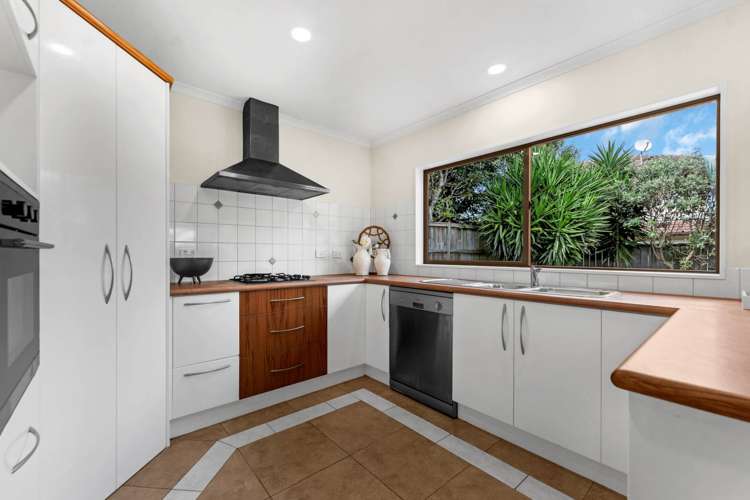19 Maybole Drive Flat Bush_16