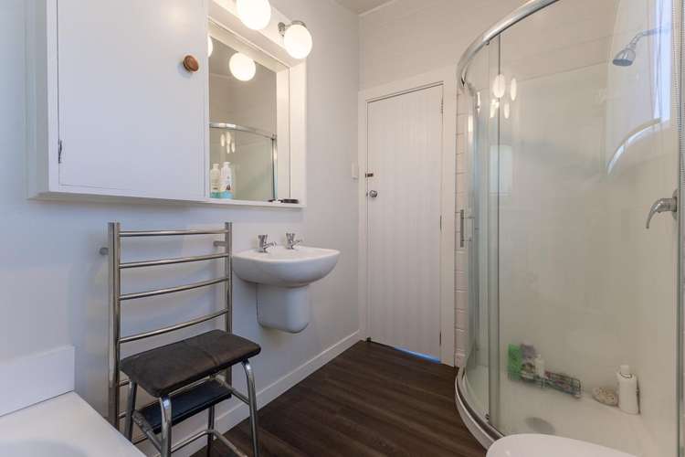 6 Kapiti Lane Otaki Beach_12