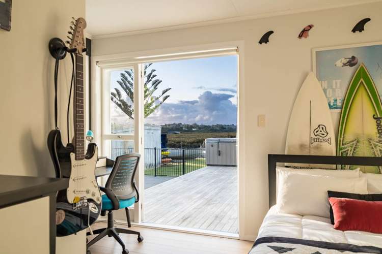 24 The Terrace Herald Island_9