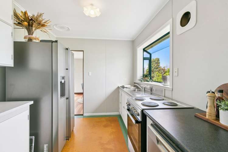 54 Akaroa Drive Maupuia_12