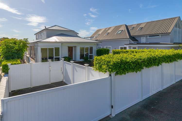 11 Lynch Street Point Chevalier_24