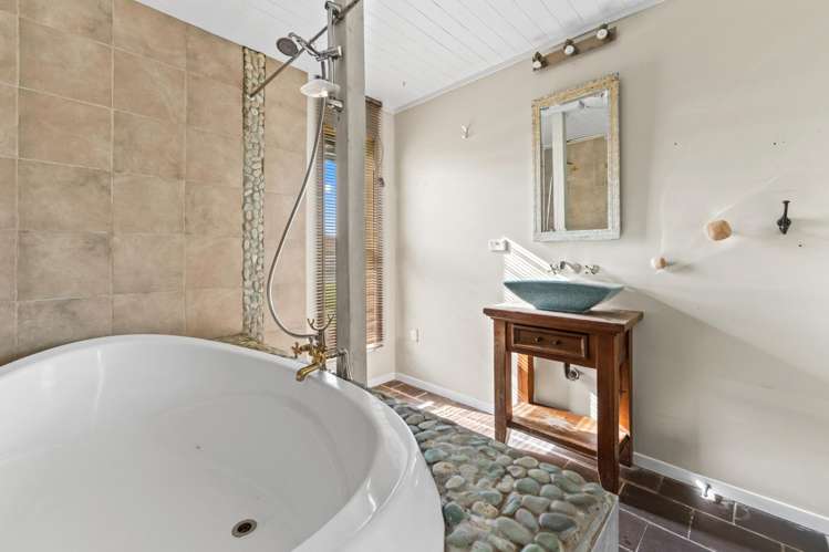 2199 Cove Road Mangawhai_14