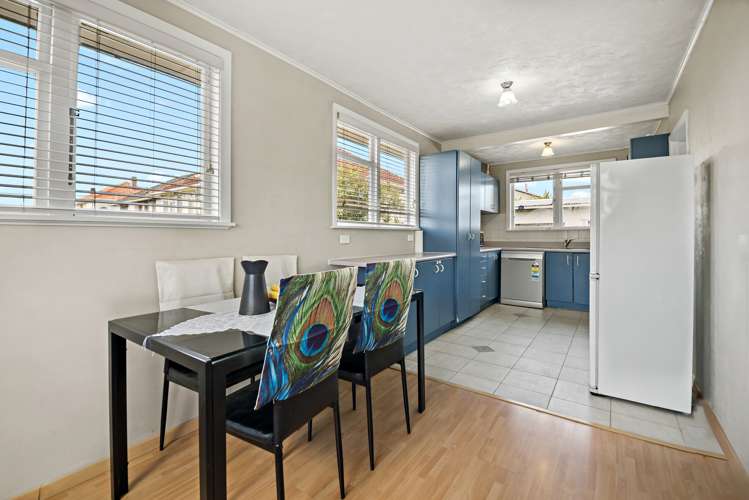 82 Kelman Road Kelston_24