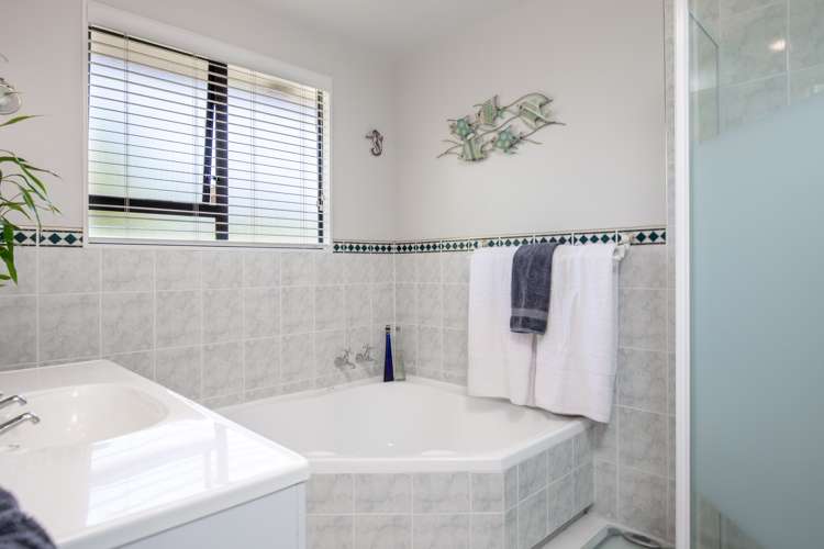 6 Douslin Place Witherlea_17