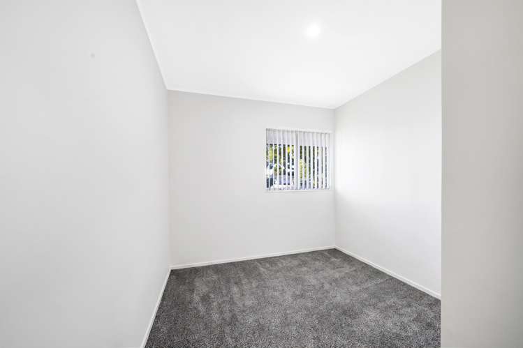 1/2 Kennington Drive Clendon Park_6