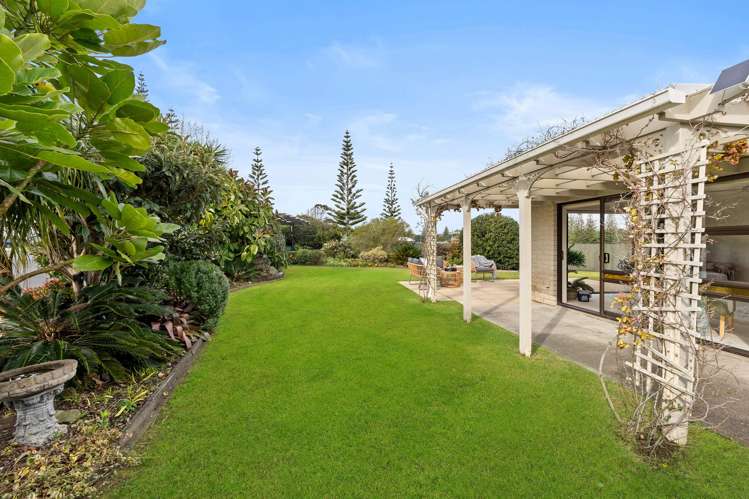 2 Edgewater Grove Orewa_27