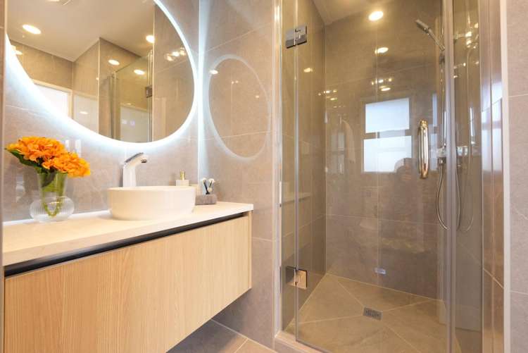 2/7 Bruce Road Glenfield_11