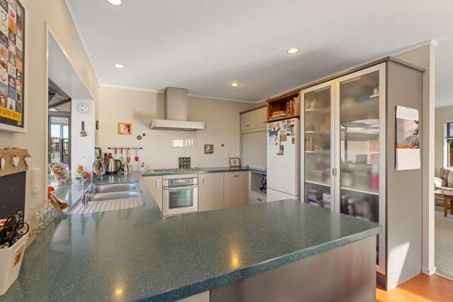 6 Queens Road Waikanae Beach_4