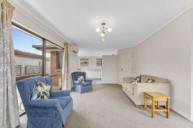 68 Aldinga Avenue Stoke_3