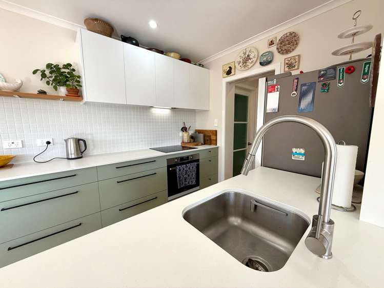 19 Lorenzen Bay Road Raglan_17