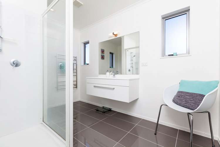 17a Manukaka Heights Hurdon_13