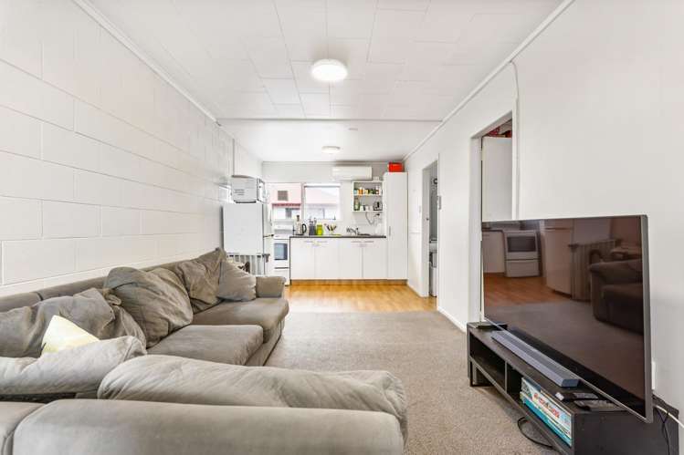 8/3 Tralee Place_3