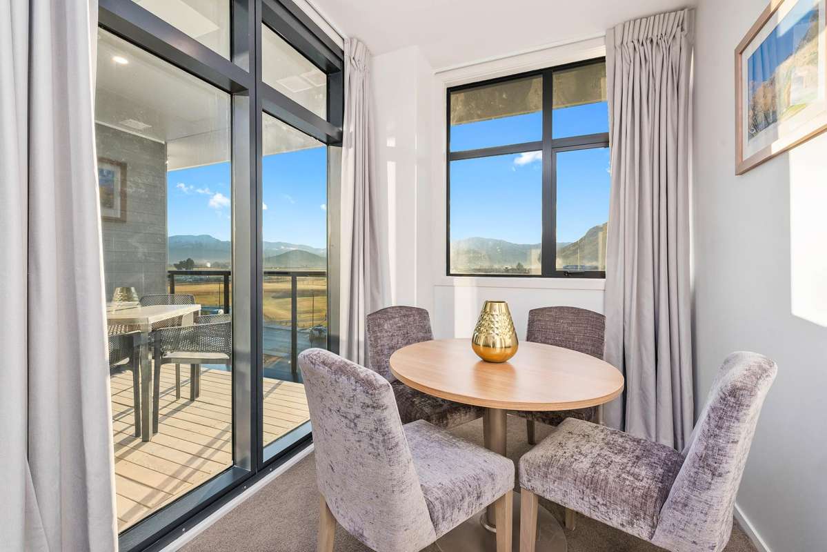 402/30 Red Oaks Drive_2