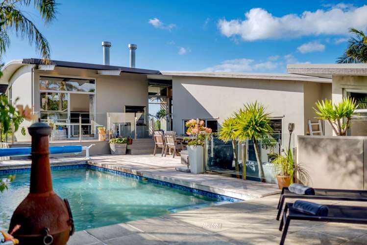 8 Intrepid Crescent Beachlands_47