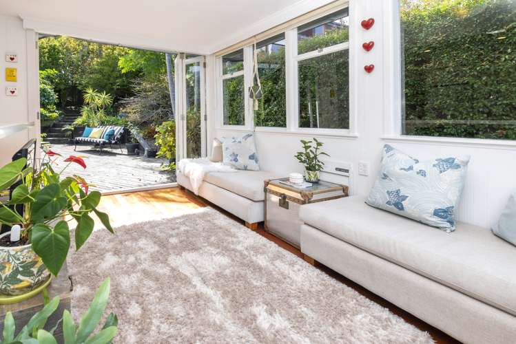 10 Glenfern Road Mellons Bay_11