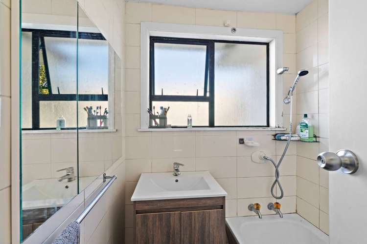 72 Kelman Road Kelston_7