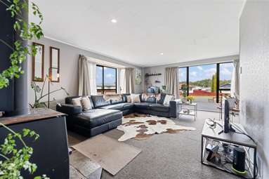 1 Waitara Place_1