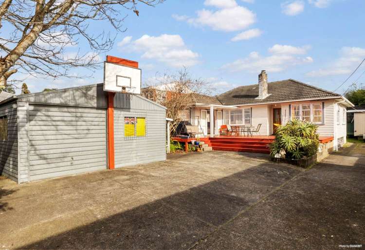 108 Archibald Road Kelston_11