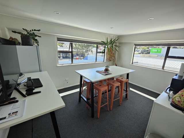 182 Main Road Tawa_3