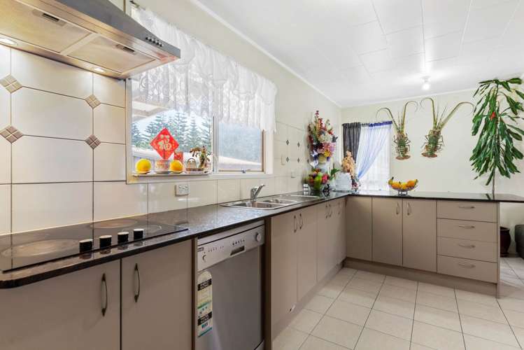 68 Diorella Drive Clover Park_14