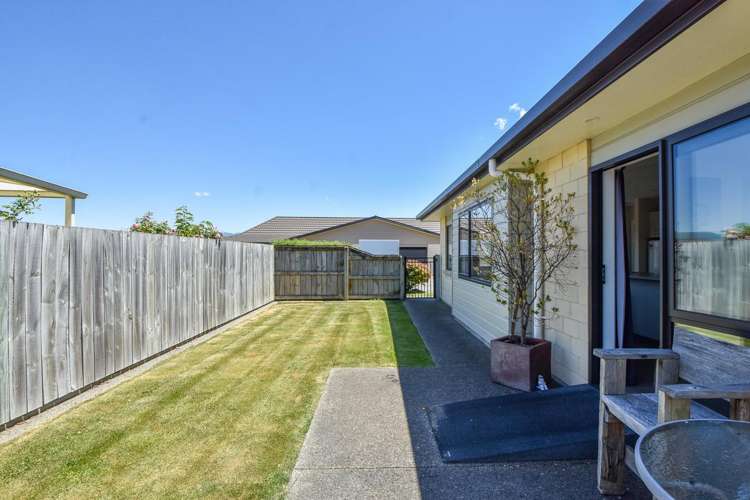 7 Ashmore Park Road Carterton_18