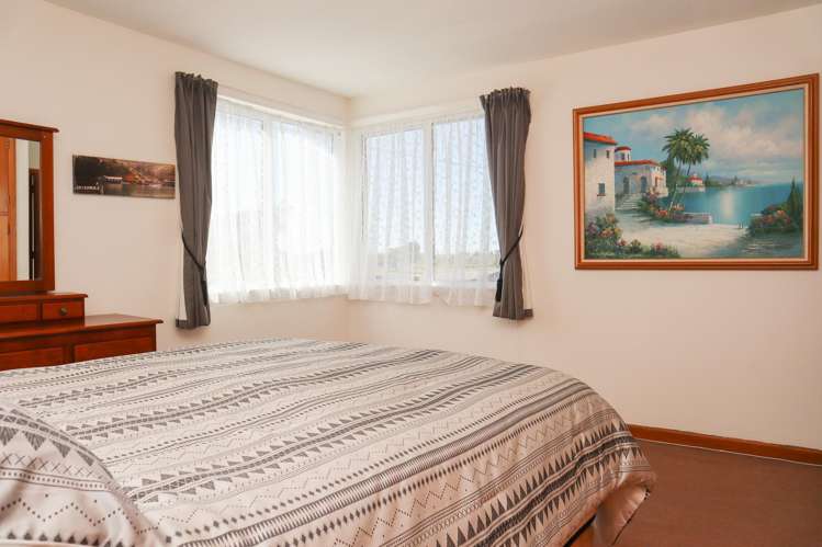 90 Domett Esplanade Cobden_11