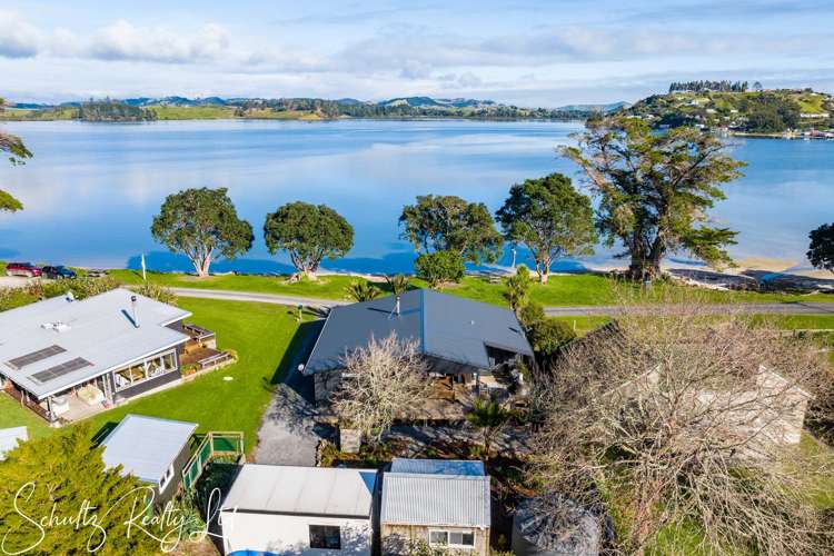 6 The Strand Whakapirau_31