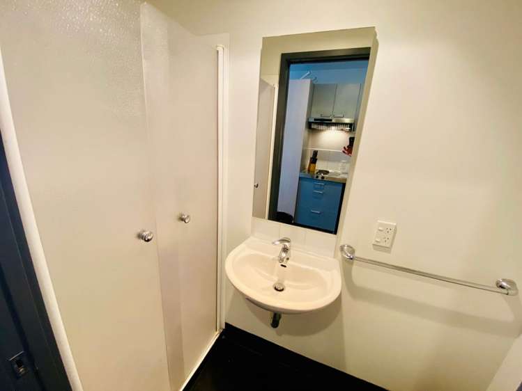 605/133 Beach Road Auckland Central_5