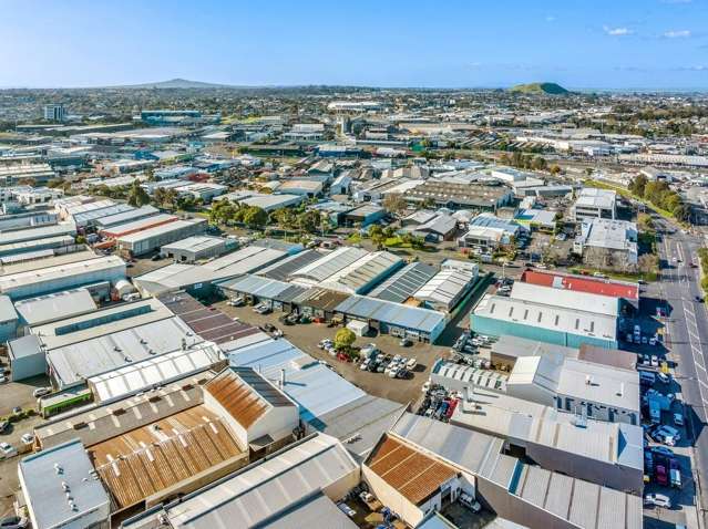Units 3 & 4, 10 Olive Road Penrose_2