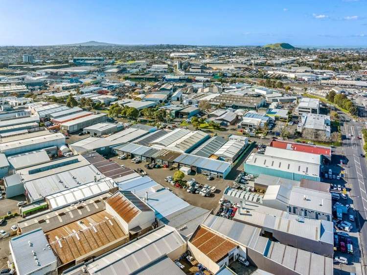 Units 3 & 4, 10 Olive Road Penrose_2