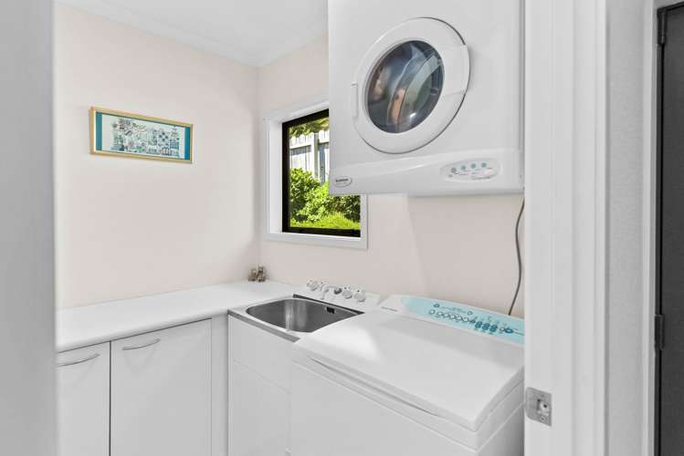 8 Jelas Road Red Beach_22