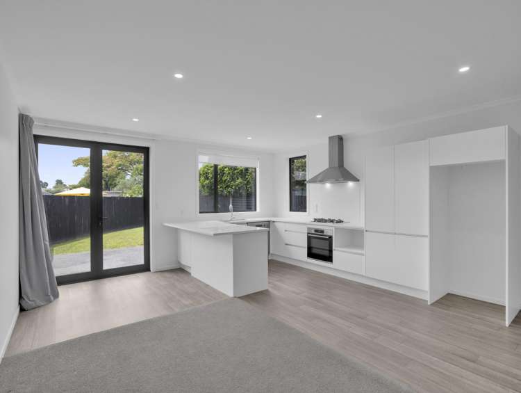 1/14 Hooker Avenue Chedworth_9