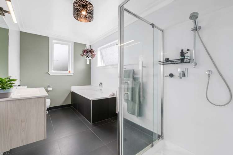 49a Parakai Avenue Helensville_21